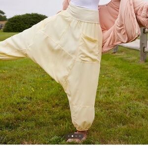 NWOT Movement Free People Give Your All Harem PantsColor light yellow XS